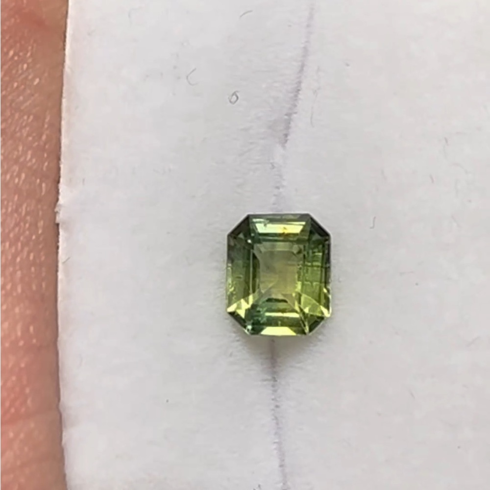 Natural Loose Green Sapphire CERTIFIED